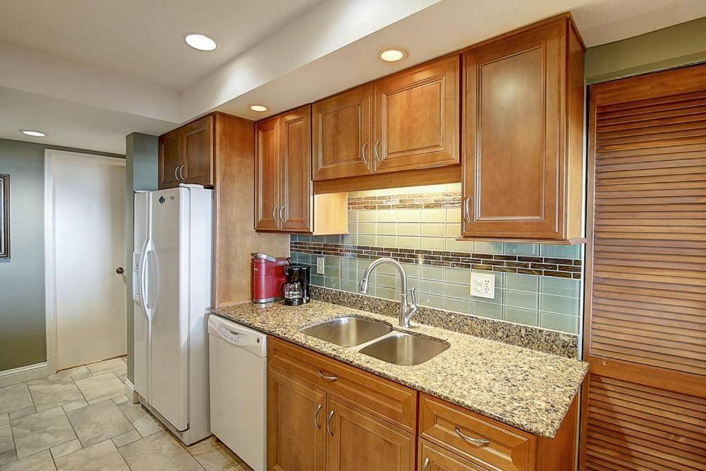 Sunrises And Ocean Views In This 2 Bedroom 2 Bath Port Aransas Exteriör bild